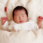 眠る赤ちゃん（ベビーホテルサービス）